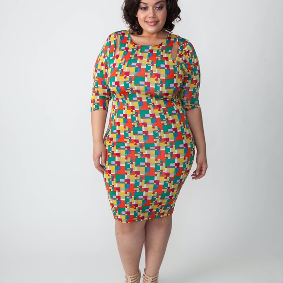 Plus size multi color fitted dress - Picture 1 of 3